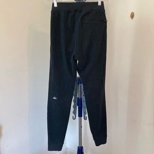 Alo navy textured jogger pants size small